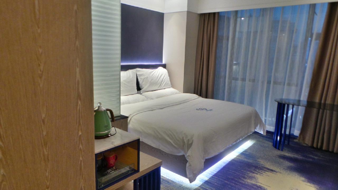 Lifu Hotel Wankel Jiang Tai Road Metro Station Branch Kanton Zewnętrze zdjęcie